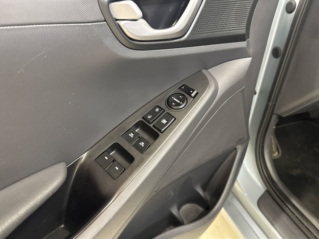 Hyundai IONIQ electric 2017 Monivär.