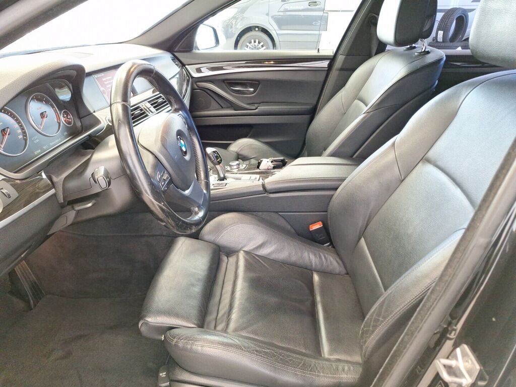 BMW 525 2012 Musta