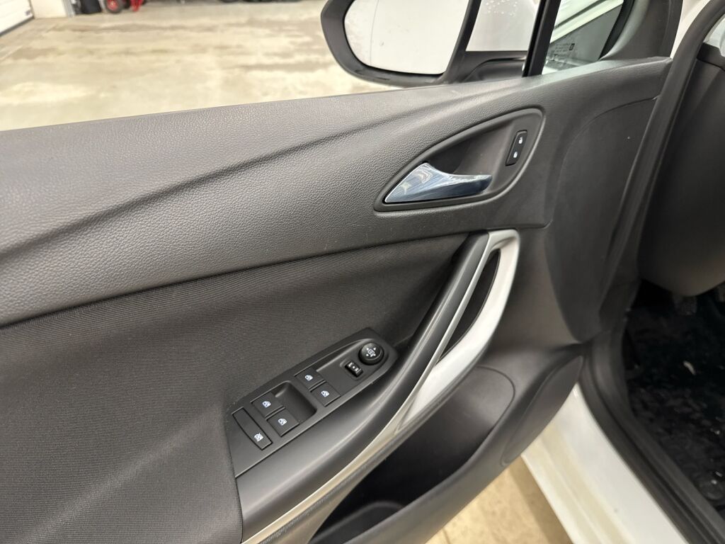 Opel Astra 2017 Valkoinen