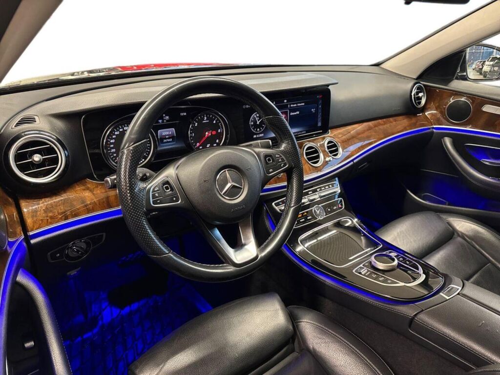 Mercedes-Benz E 2017 Musta