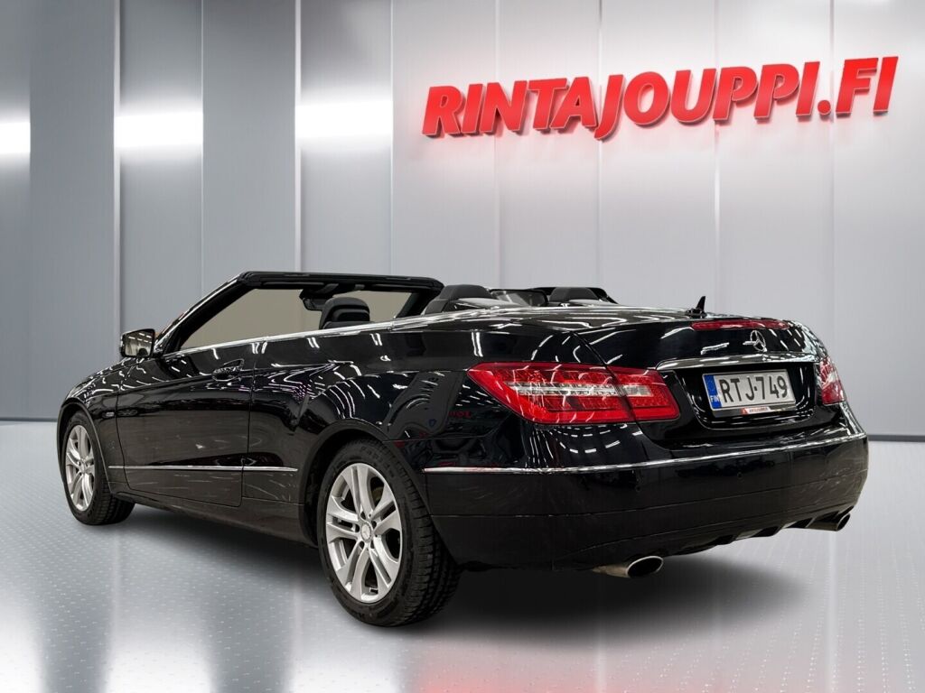 Mercedes-Benz E 2011 Musta