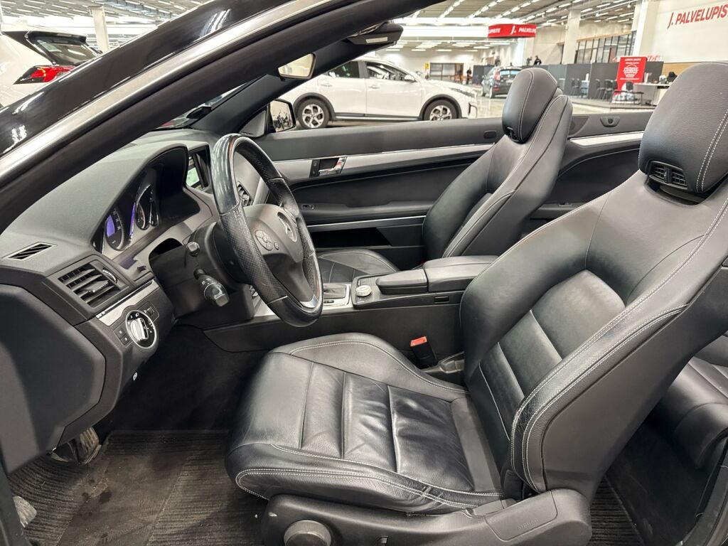 Mercedes-Benz E 2011 Musta