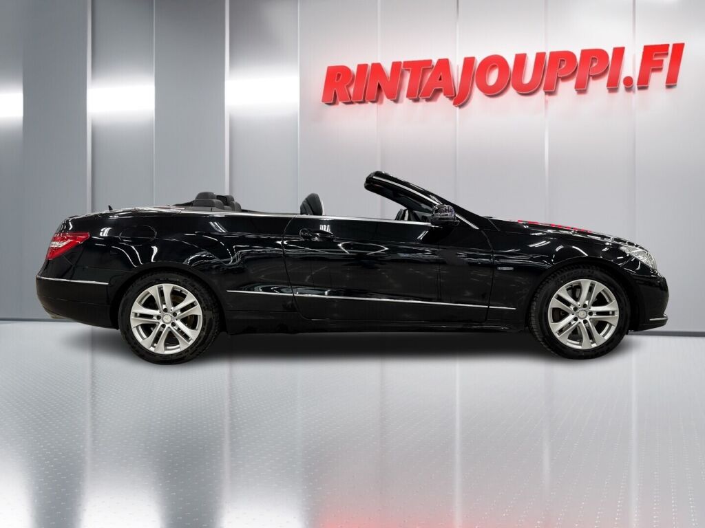 Mercedes-Benz E 2011 Musta