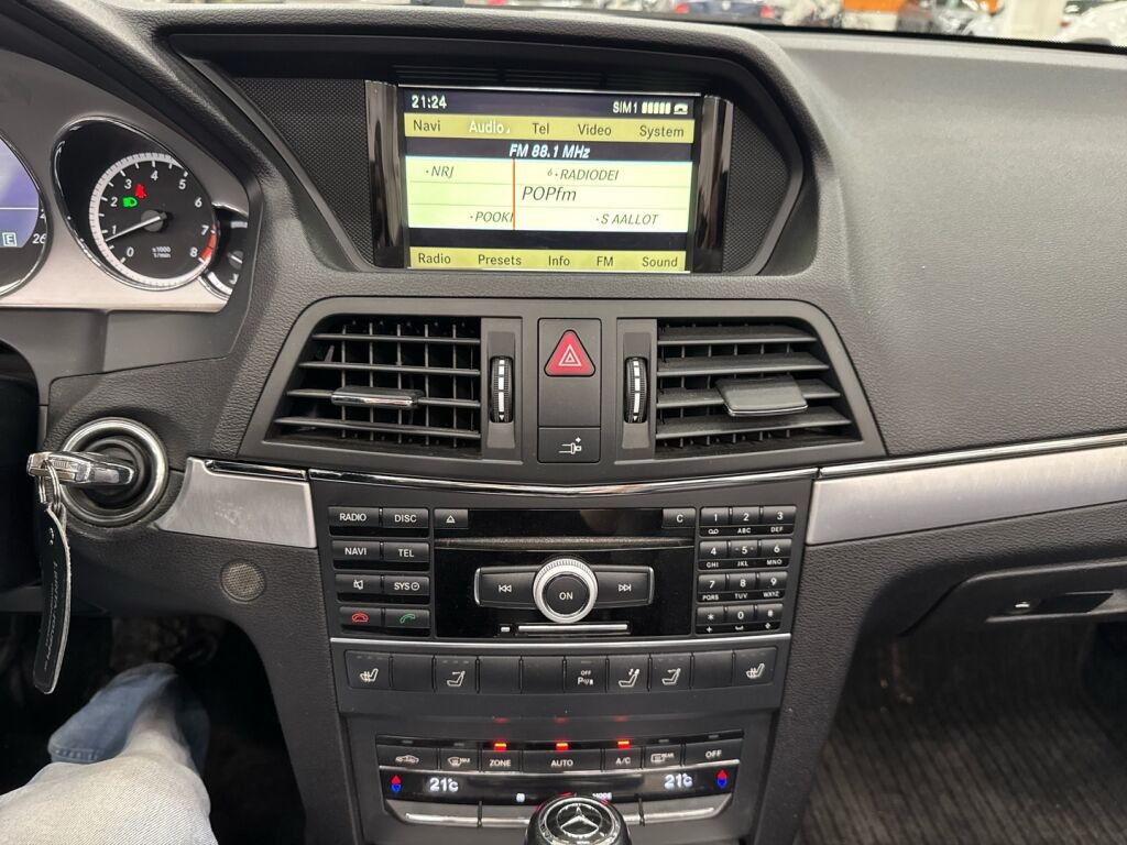 Mercedes-Benz E 2011 Musta