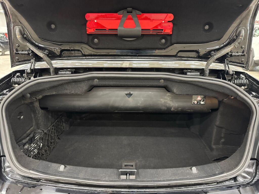 Mercedes-Benz E 2011 Musta