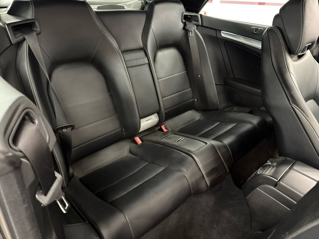 Mercedes-Benz E 2011 Musta