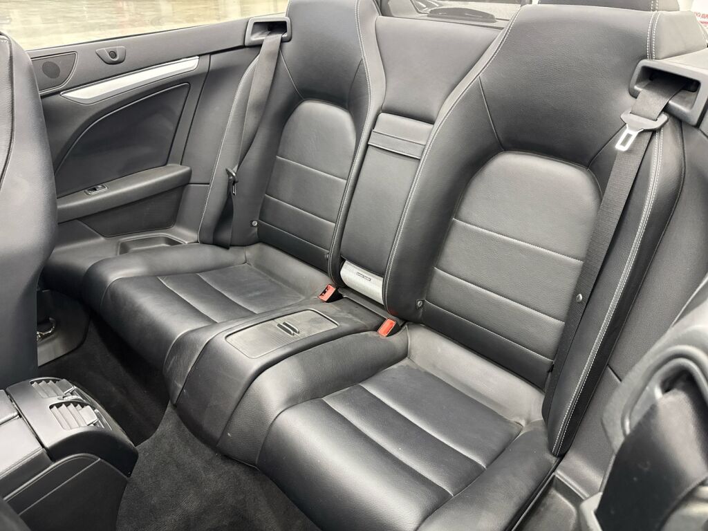 Mercedes-Benz E 2011 Musta