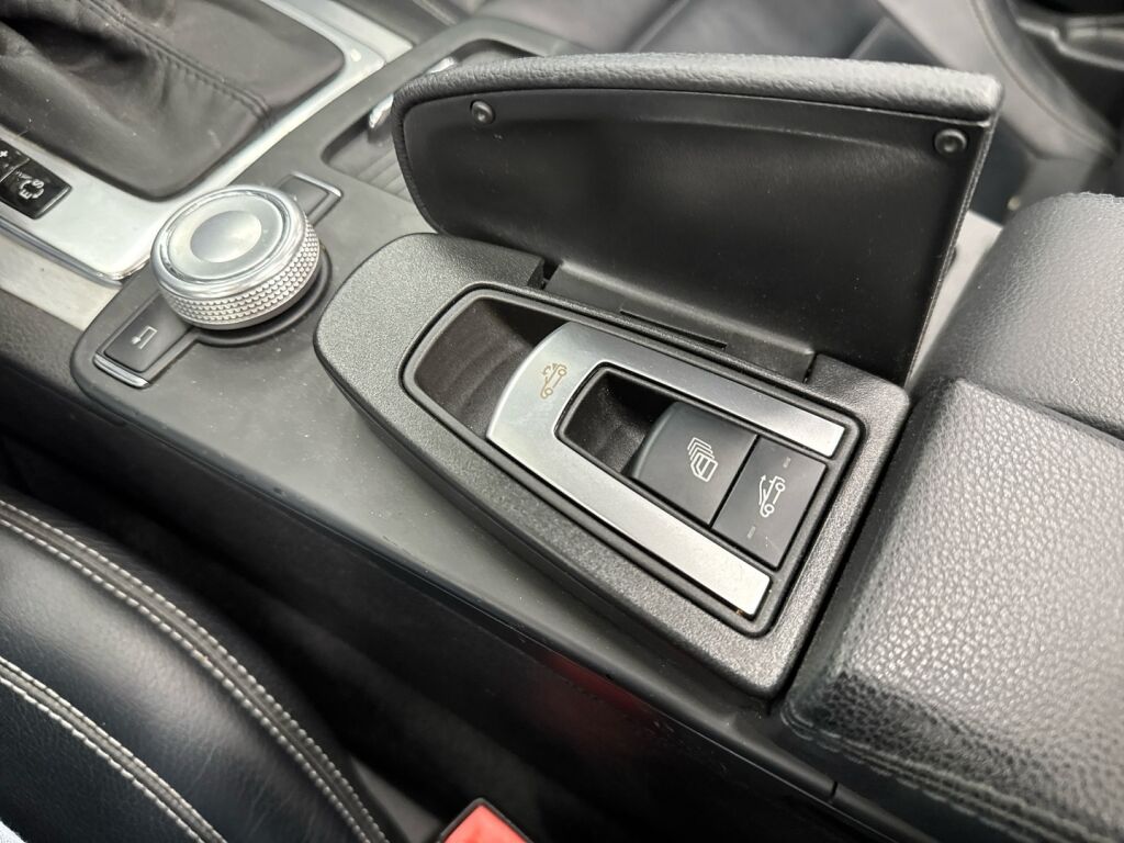 Mercedes-Benz E 2011 Musta