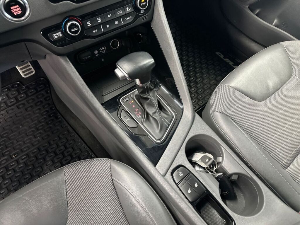 Kia Niro 2017 Musta