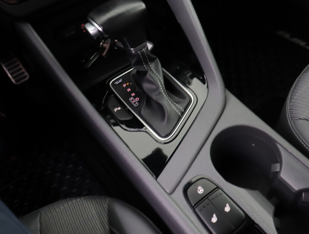 Kia Niro 2017 Musta