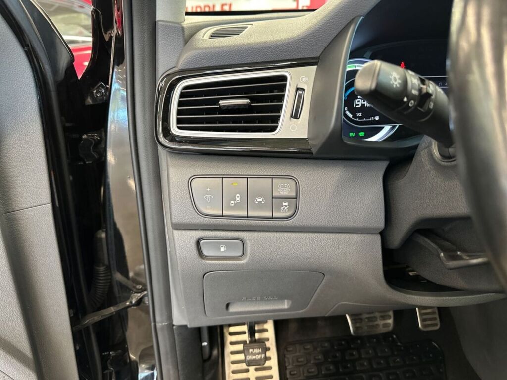Kia Niro 2017 Musta