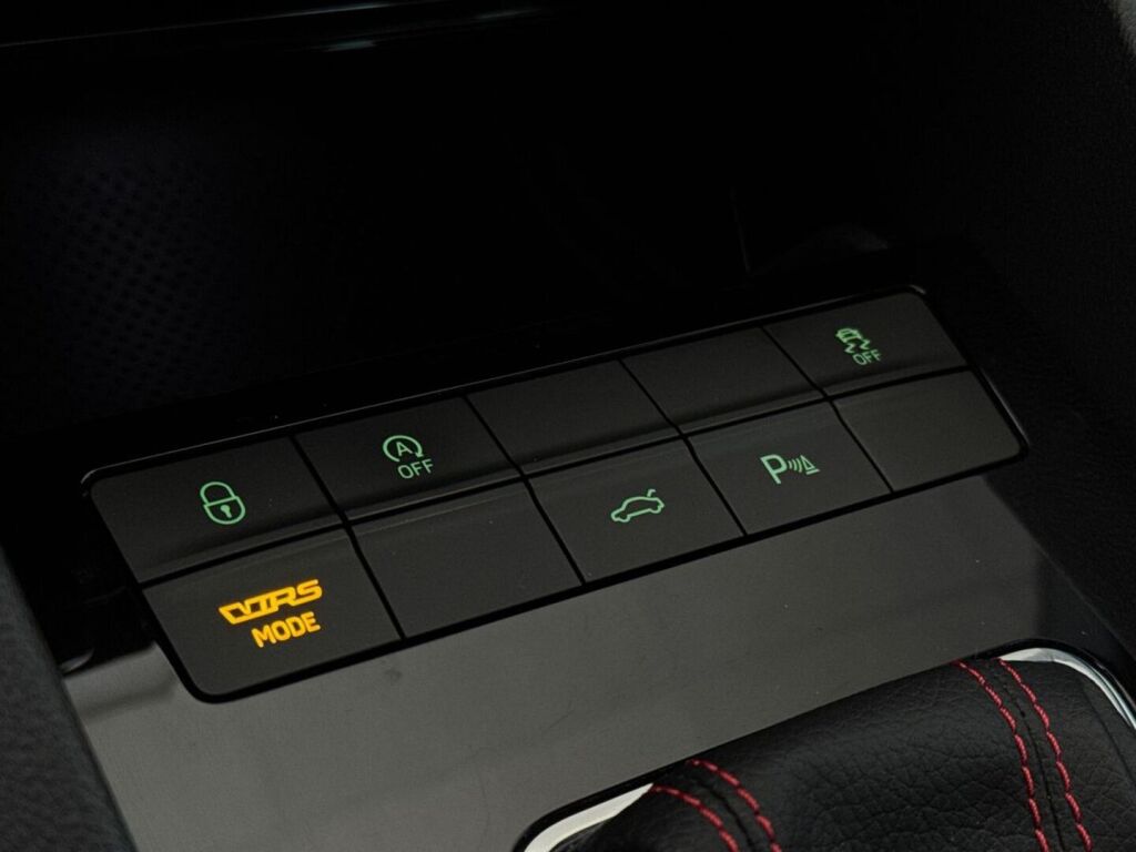 Skoda Octavia 2017 Punainen