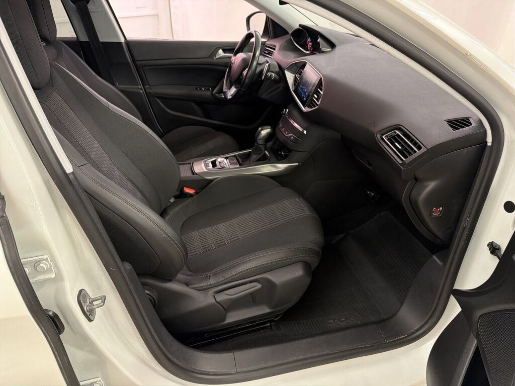 Peugeot 308 2018 Valkoinen