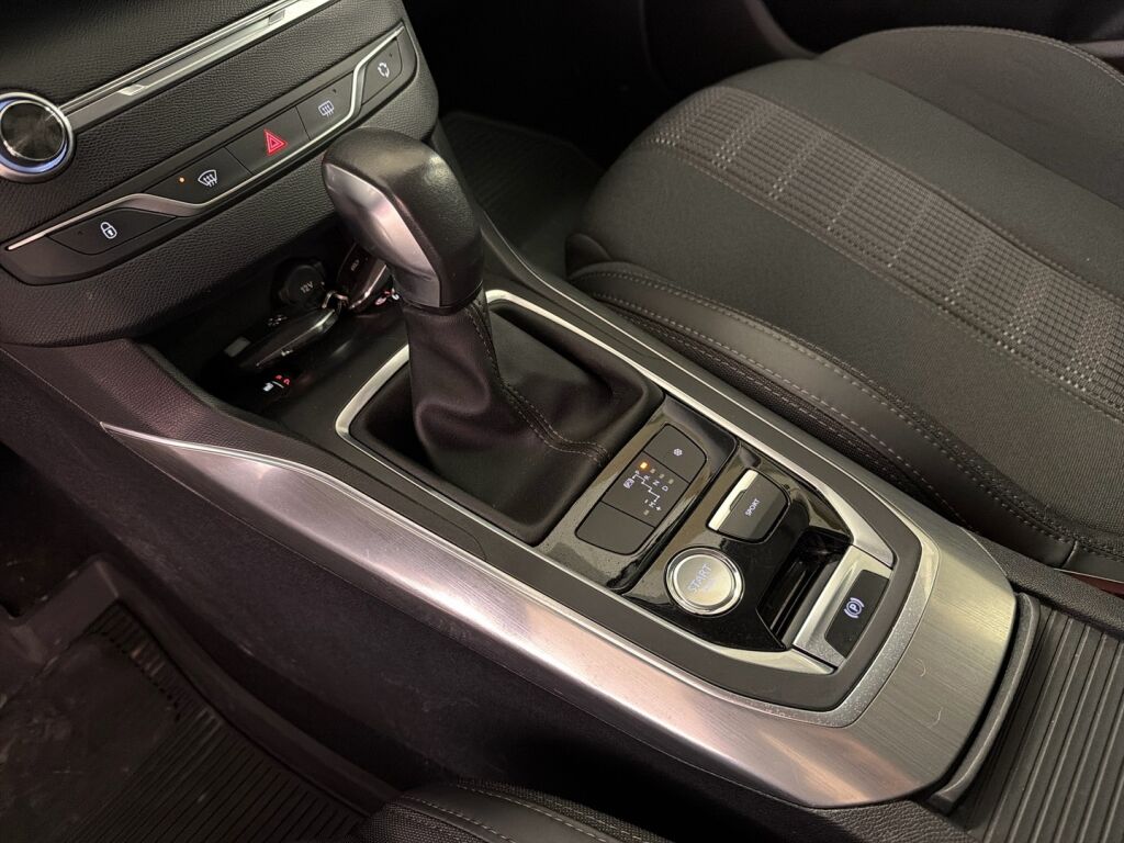 Peugeot 308 2018 Valkoinen