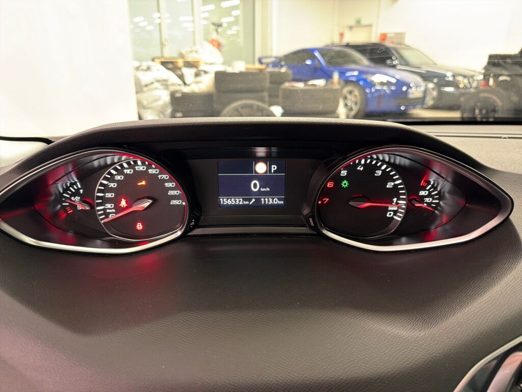 Peugeot 308 2018 Valkoinen