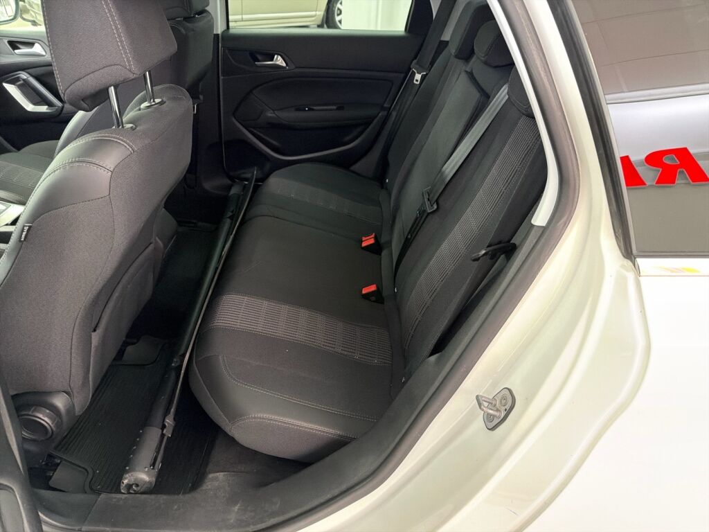 Peugeot 308 2018 Valkoinen