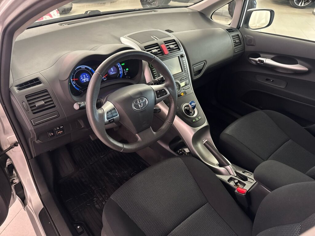 Toyota Auris 2011 Harmaa