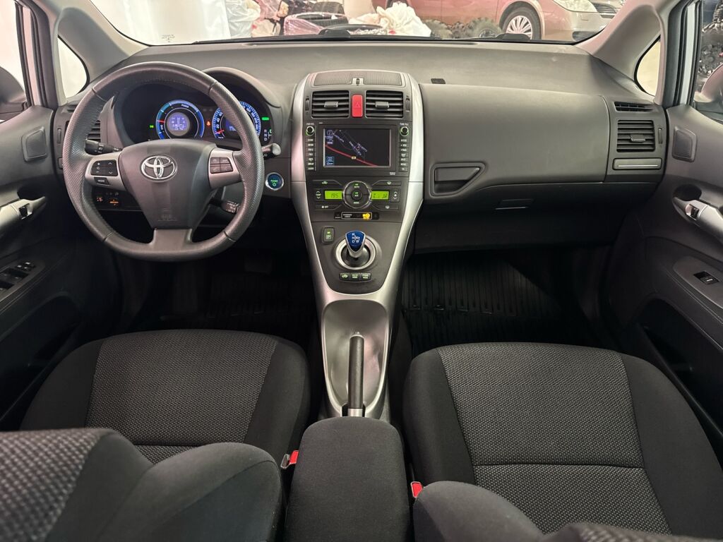 Toyota Auris 2011 Harmaa