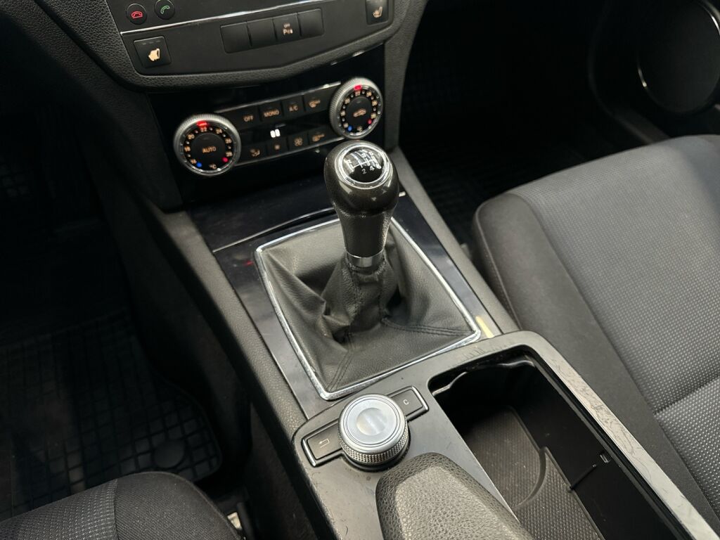 Mercedes-Benz C 2008 Harmaa