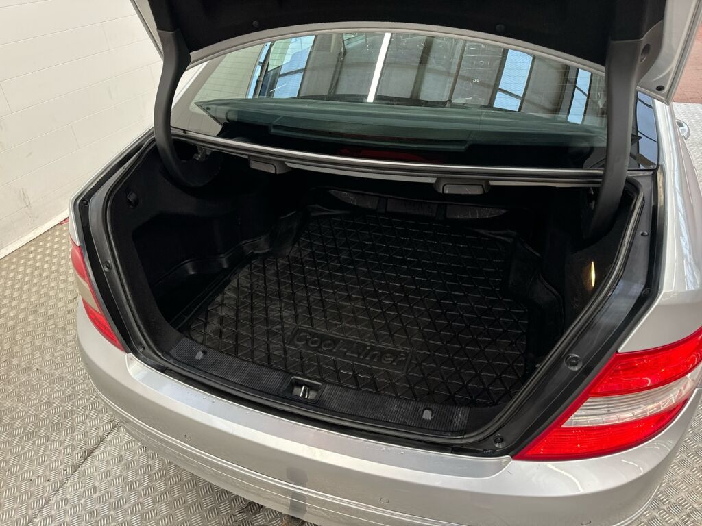 Mercedes-Benz C 2008 Harmaa