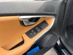 Volvo V40 2017 Musta