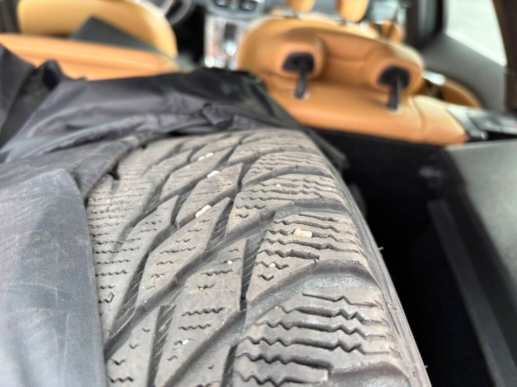 Volvo V40 2017 Musta