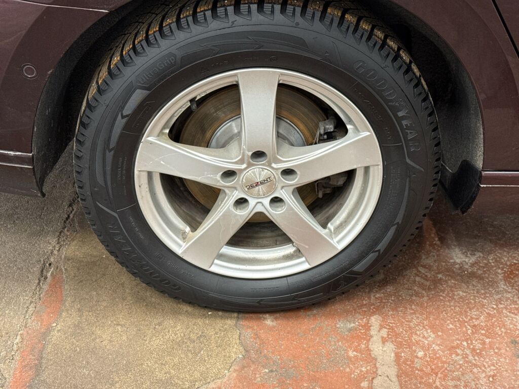 Volkswagen Passat 2018 Punainen