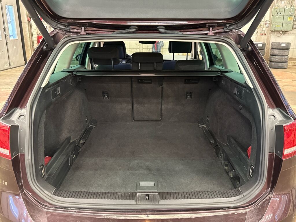 Volkswagen Passat 2018 Punainen