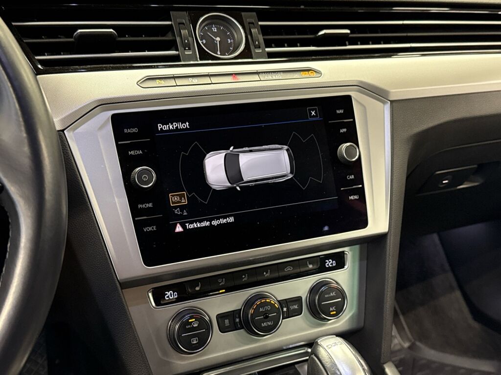 Volkswagen Passat 2018 Punainen