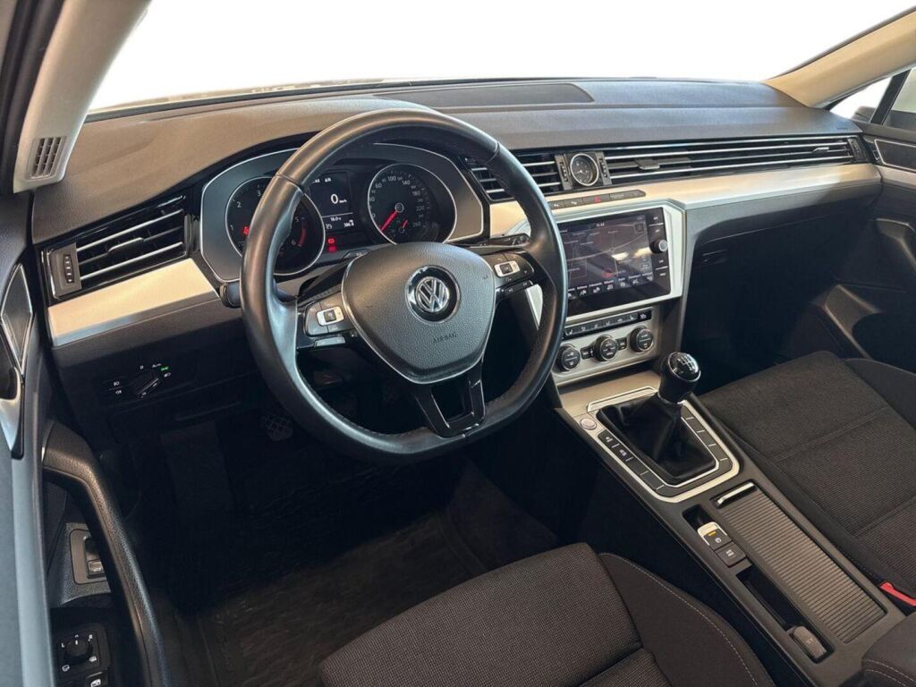 Volkswagen Passat 2017 Valkoinen