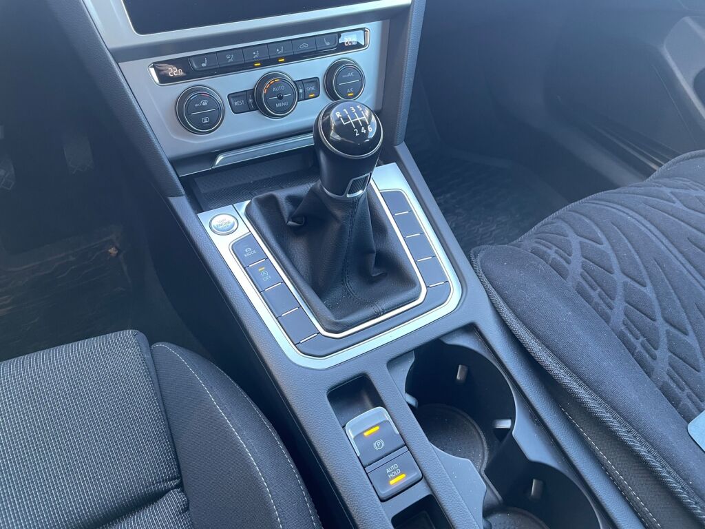 Volkswagen Passat 2017 Valkoinen