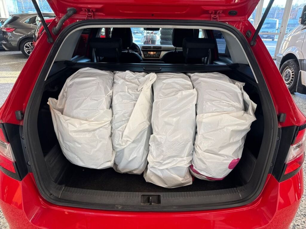 Skoda Fabia 2017 Punainen