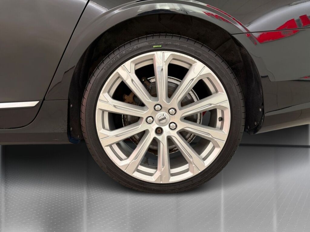 Volvo S90 2018 Musta