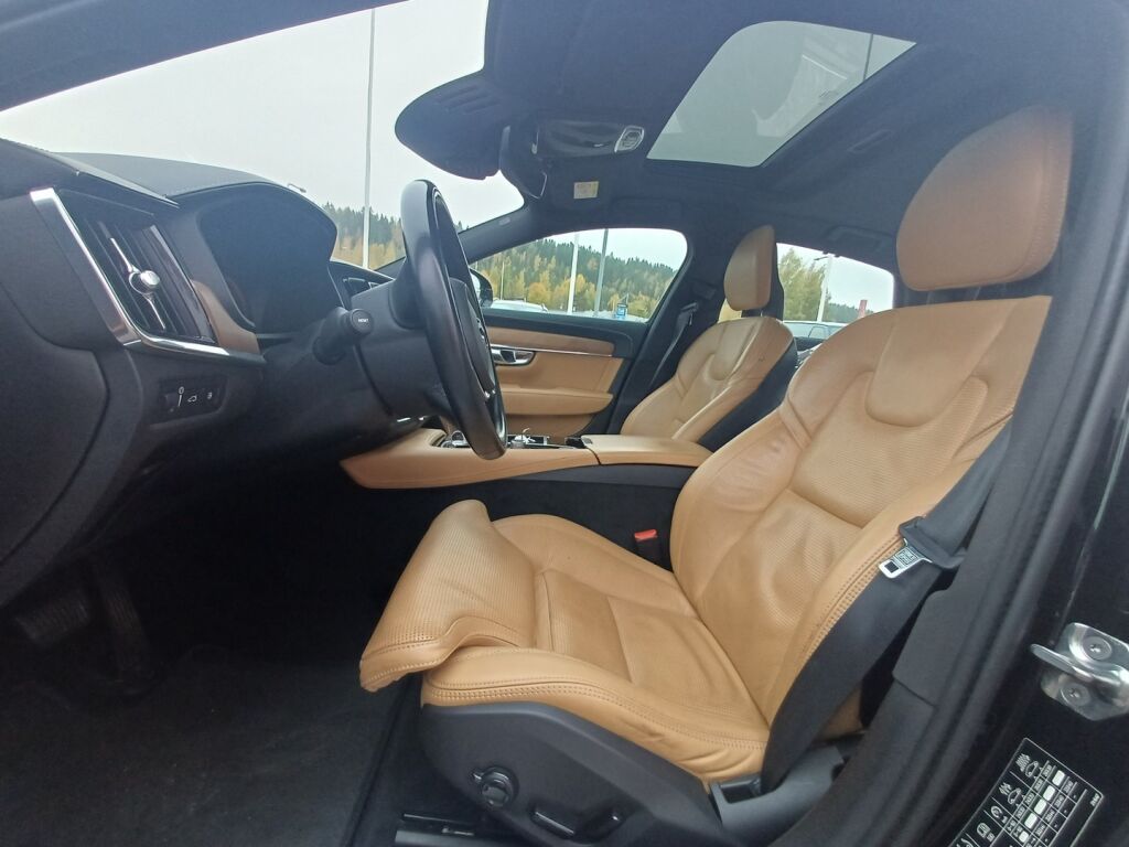 Volvo S90 2018 Musta