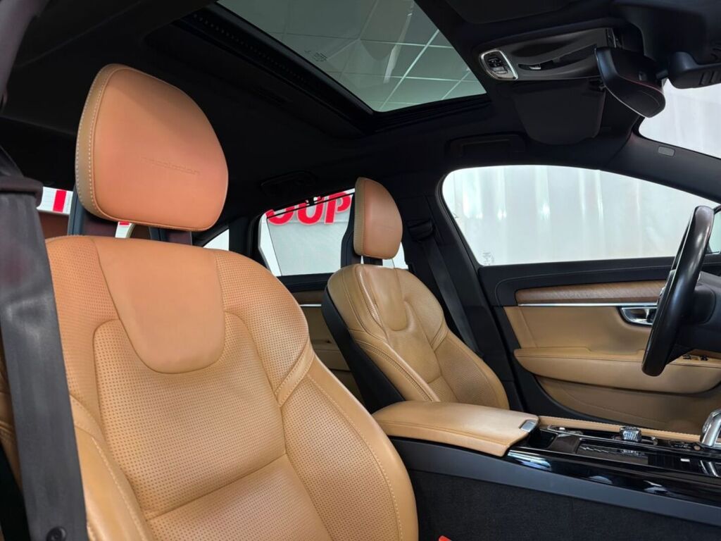 Volvo S90 2018 Musta