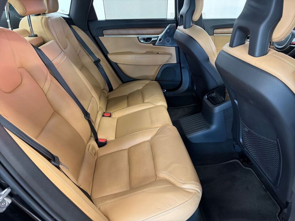 Volvo S90 2018 Musta