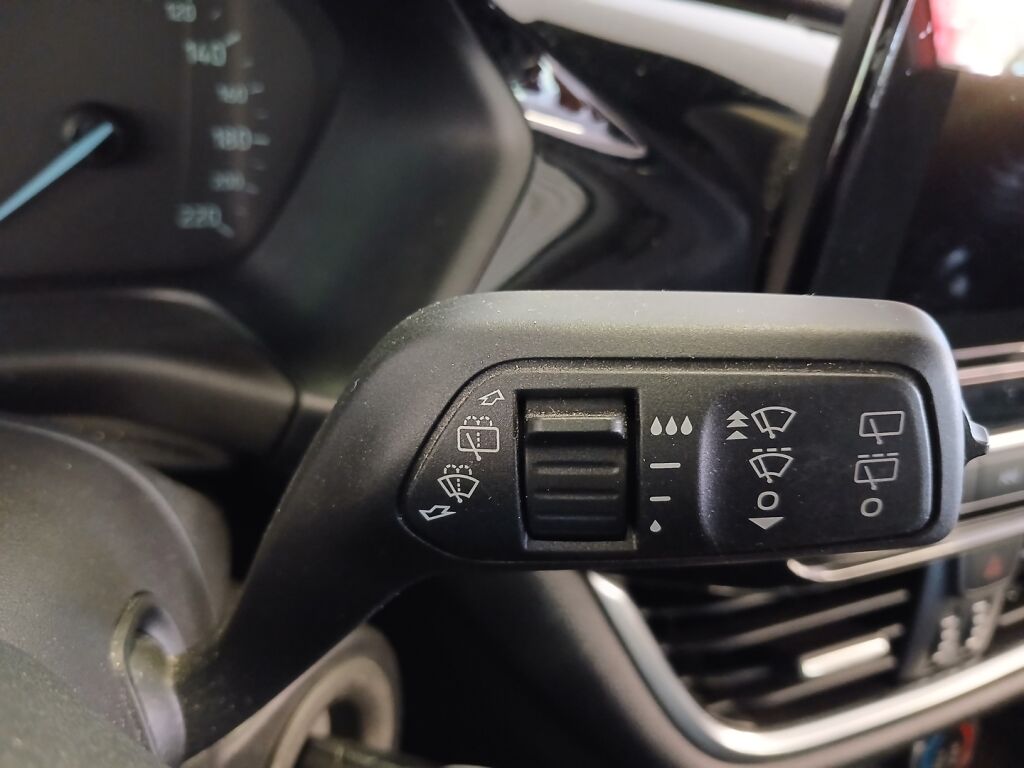 Ford Fiesta 2018 Punainen