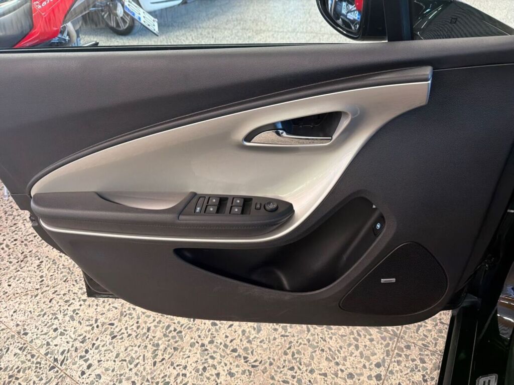 Opel Ampera 2012 Musta