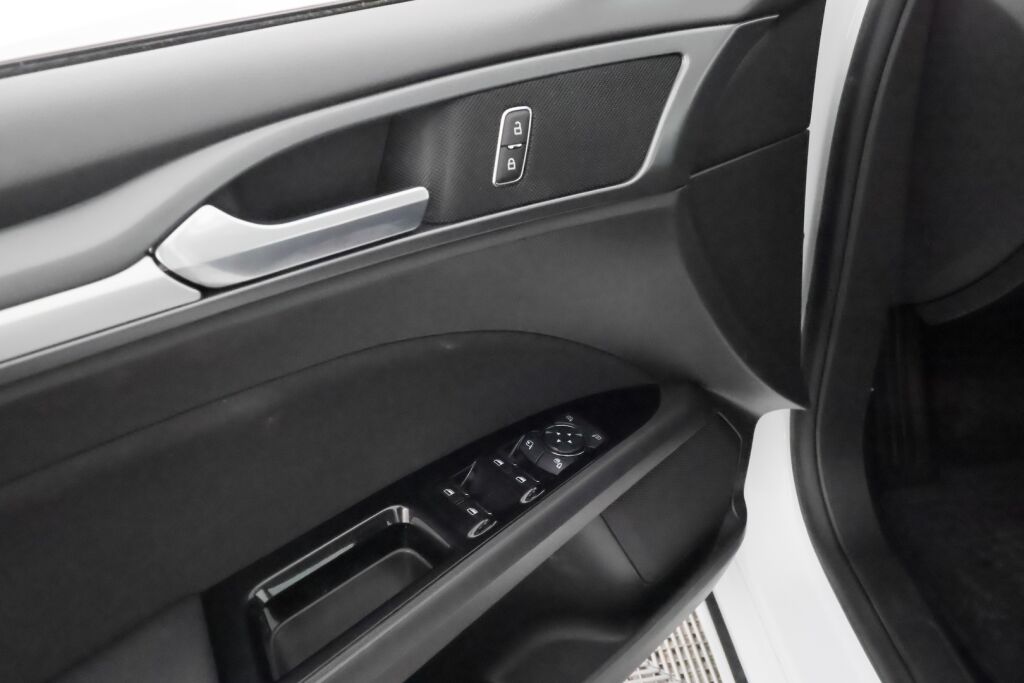 Ford Mondeo 2018 Valkoinen