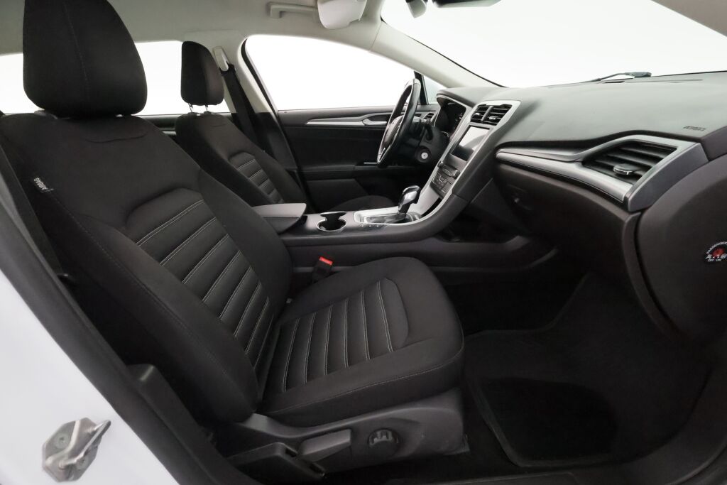 Ford Mondeo 2018 Valkoinen