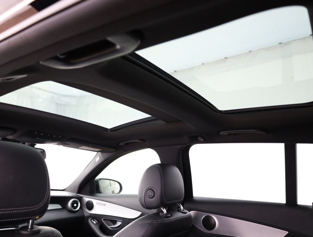 Mercedes-Benz C 2015 Musta