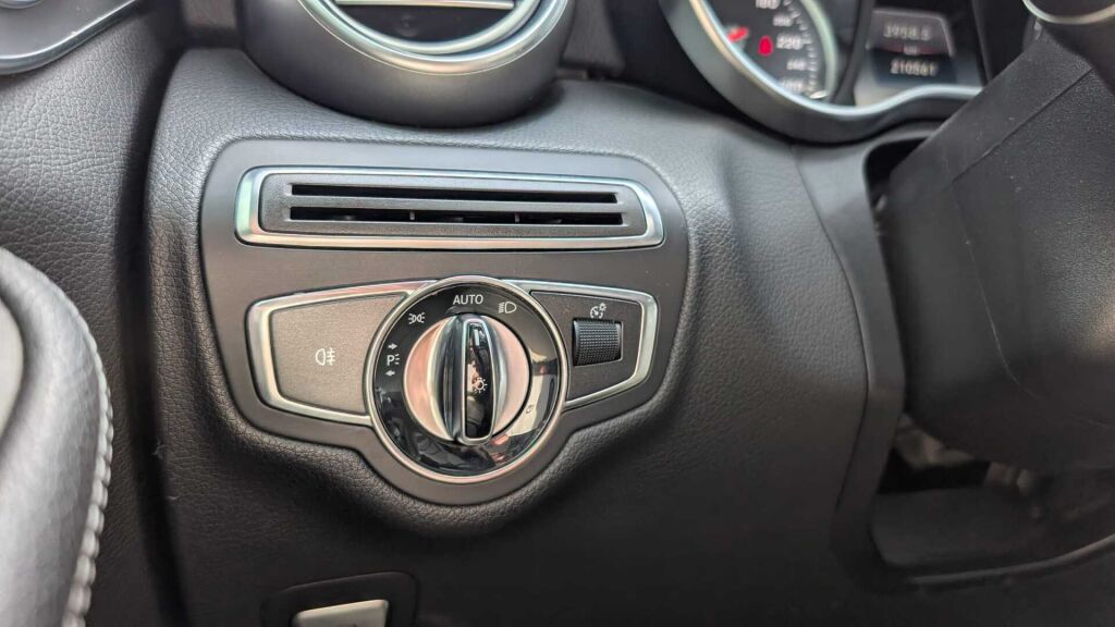 Mercedes-Benz C 2015 Musta