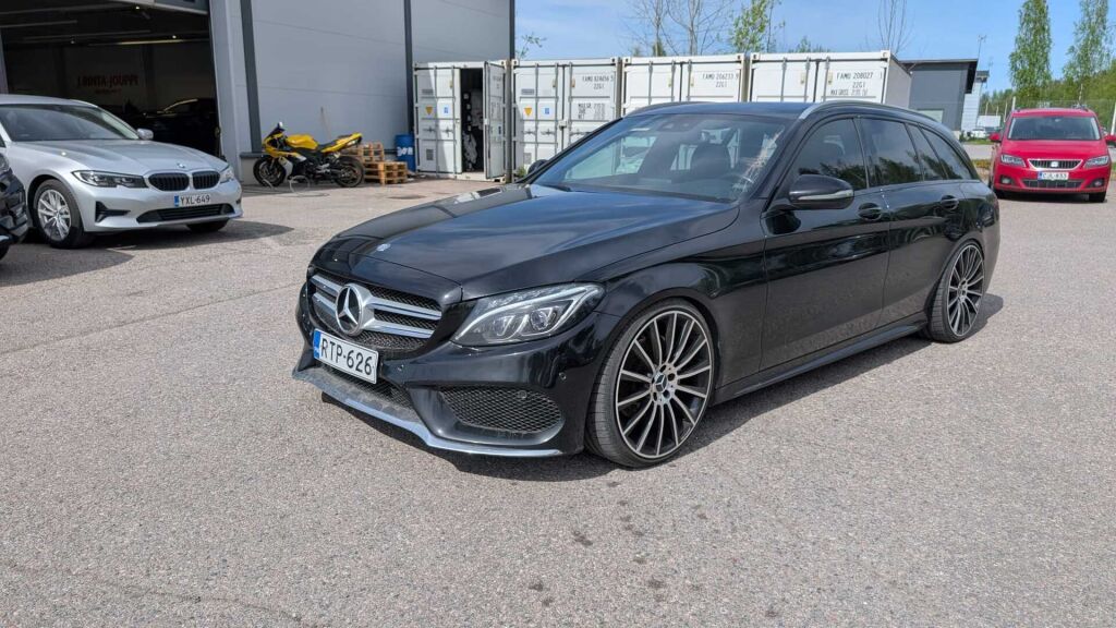 Mercedes-Benz C 2015 Musta