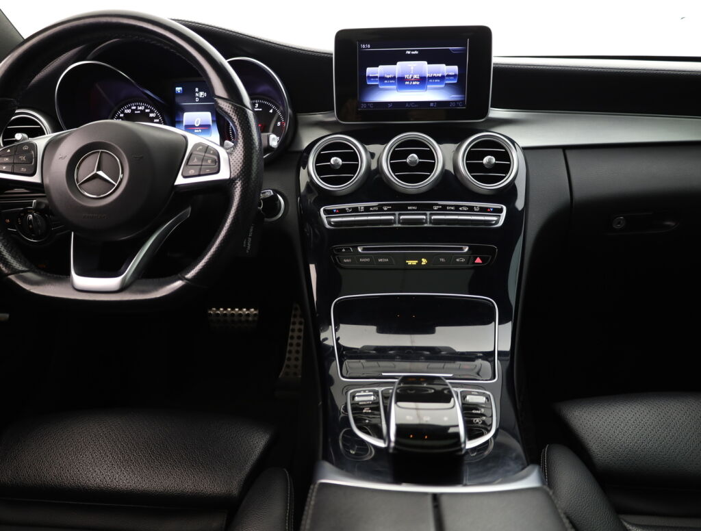 Mercedes-Benz C 2015 Musta