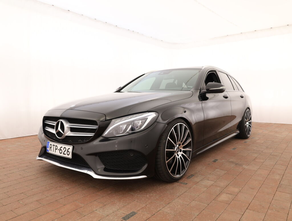 Mercedes-Benz C 2015 Musta
