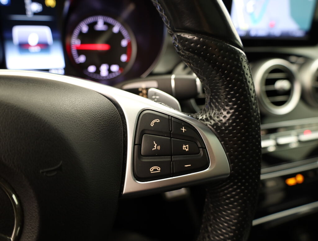 Mercedes-Benz C 2015 Musta