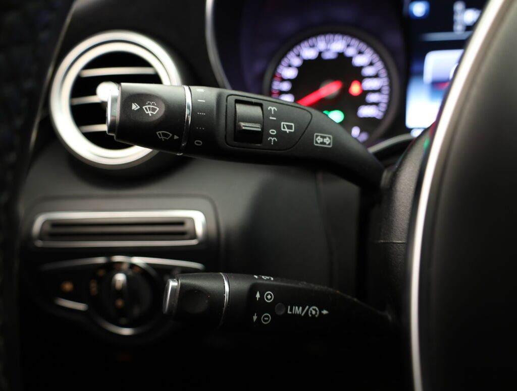 Mercedes-Benz C 2015 Musta