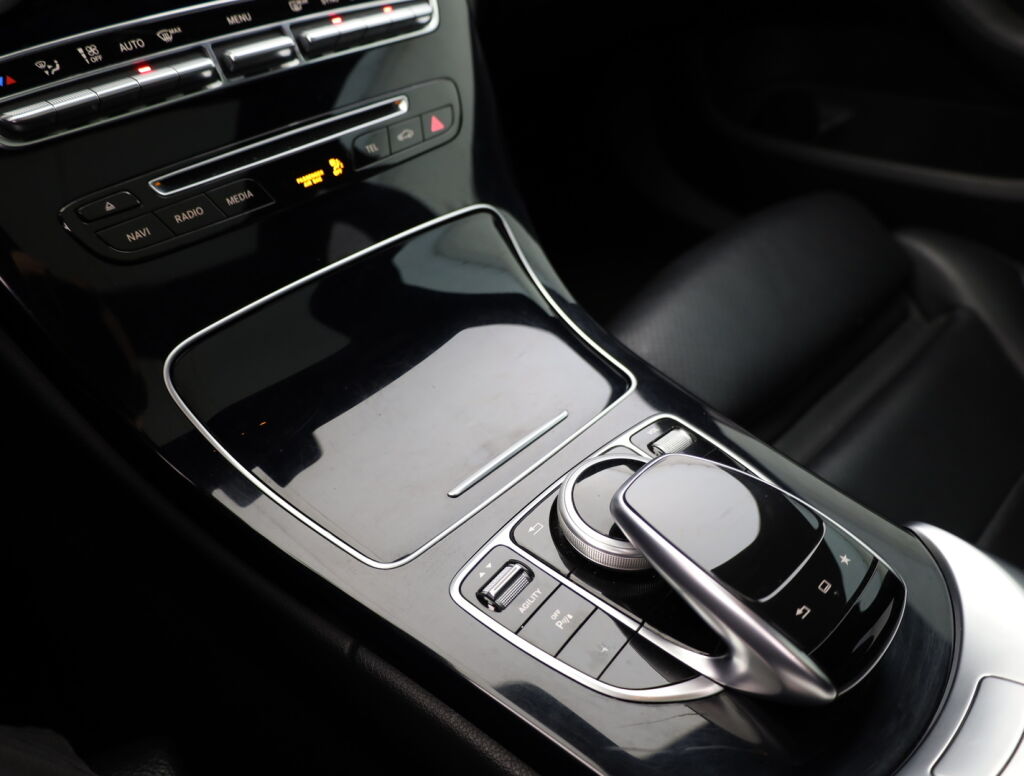 Mercedes-Benz C 2015 Musta