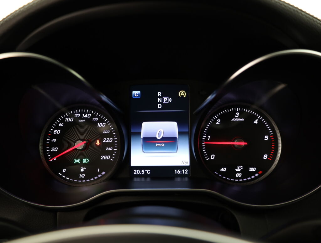 Mercedes-Benz C 2015 Musta