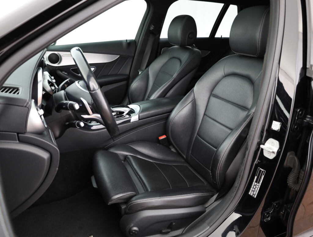 Mercedes-Benz C 2015 Musta